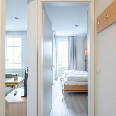 Moderne Helle Mit Balkon In Apartment