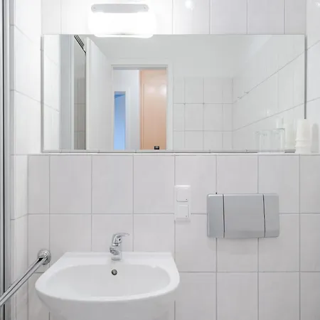 Moderne Helle Mit Balkon In Apartment Sellin (Rugen)